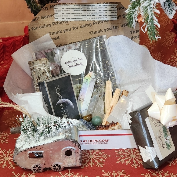 Metaphysical Mystery Box, Christmas, crystals, Tarot, Jewelry - Picture 2 of 4